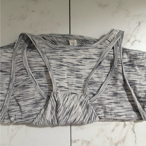 LuluLemon Razorback Tank - Picture 3 of 3